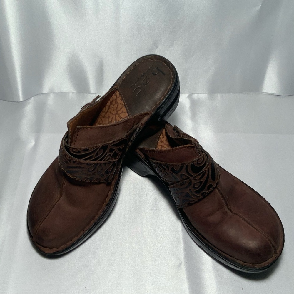 b.o.c brown leather clogs. Like new